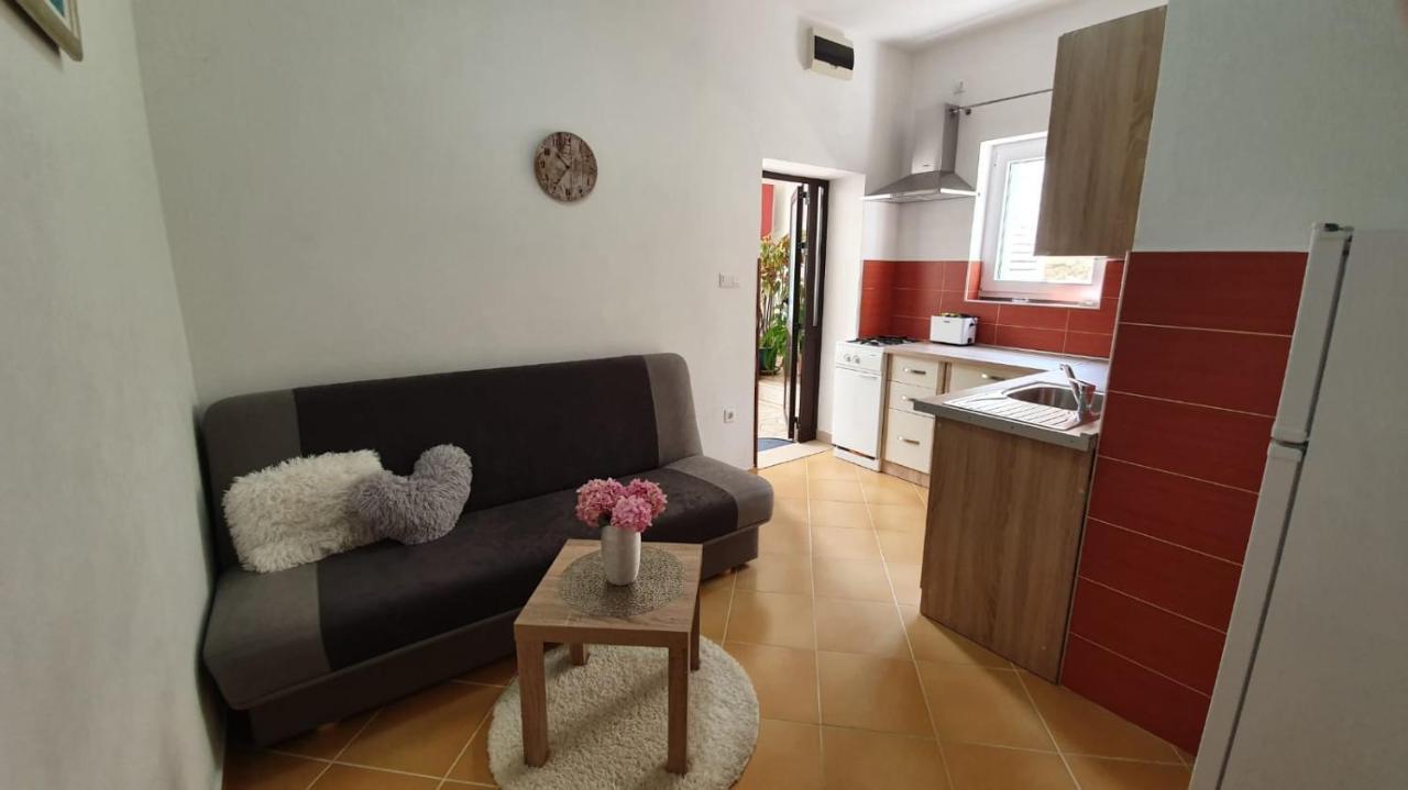 Apartment Franic Sućuraj Εξωτερικό φωτογραφία